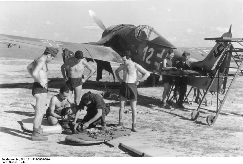 Bundesarchiv, Bild 101I-515-0026-20A / Siedel / CC-BY-SA 3.0 [CC BY-SA 3.0 de (https://creativecommons.org/licenses/by-sa/3.0/de/deed.en)], via Wikimedia Commons