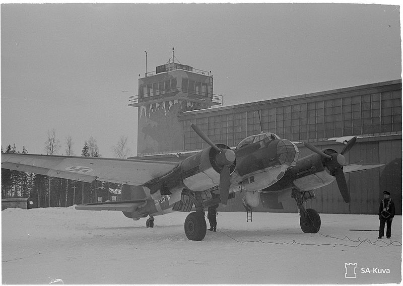 Nils (Niilo) Helander [Public domain]ile:Junkers_Ju_88_A-4_at_Luonetj%C3%A4rvi_airfield.jpg