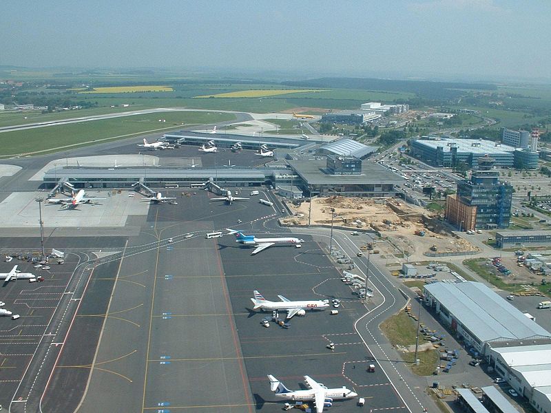 Aprons Prague Airport in 2003, From Ondřej Franěk, CC BY-SA 3.0